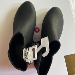 Brand new Cat & Jack booties